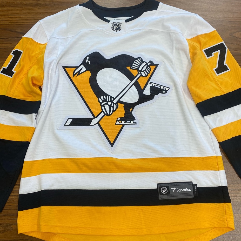 Men’s Malkin jersey